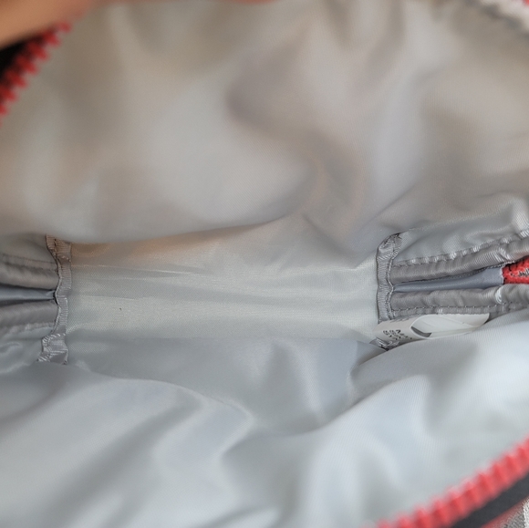 2 KENNETH COLE REACTION cosmetic bags - Picture 8 of 12